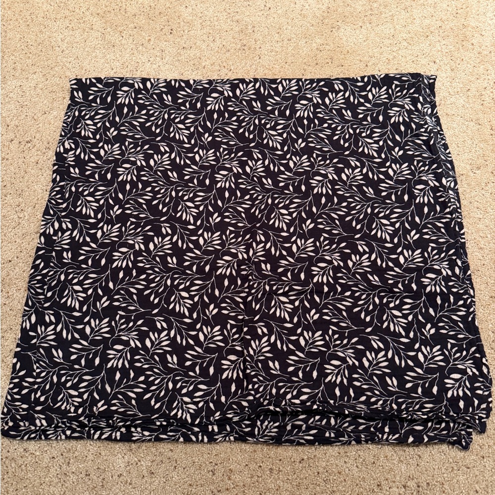Mebie Baby Black Vine Cotton Muslin Baby Swaddle